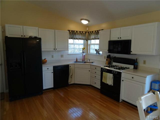 19 Forest Pine Ct, O'fallon, MO 63368 photo 4