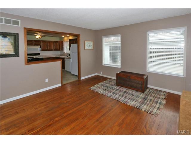 237 E Skyline Dr, Ballwin, MO 63011 photo 4