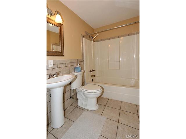 237 E Skyline Dr, Ballwin, MO 63011 photo 13