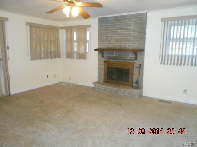 606 Karess, Saint Louis, MO 63137 photo 4