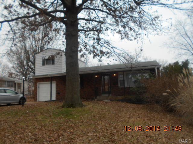 606 Karess, Saint Louis, MO 63137 photo 1