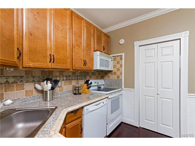 5614 Gresham Ave, Saint Louis, MO 63109 photo 8