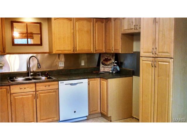 136 Timka, Ballwin, MO 63011 photo 10
