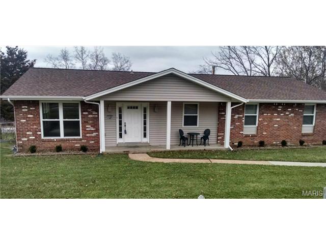 136 Timka, Ballwin, MO 63011 photo 2