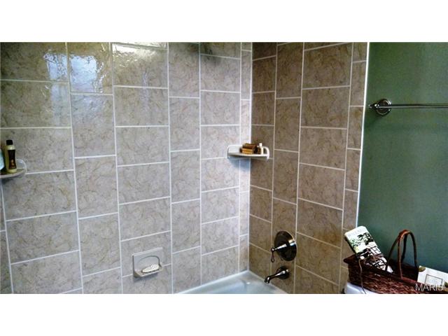 136 Timka, Ballwin, MO 63011 photo 20