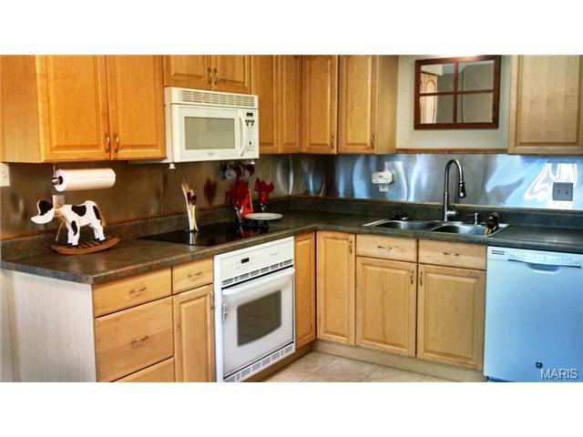 136 Timka, Ballwin, MO 63011 photo 11