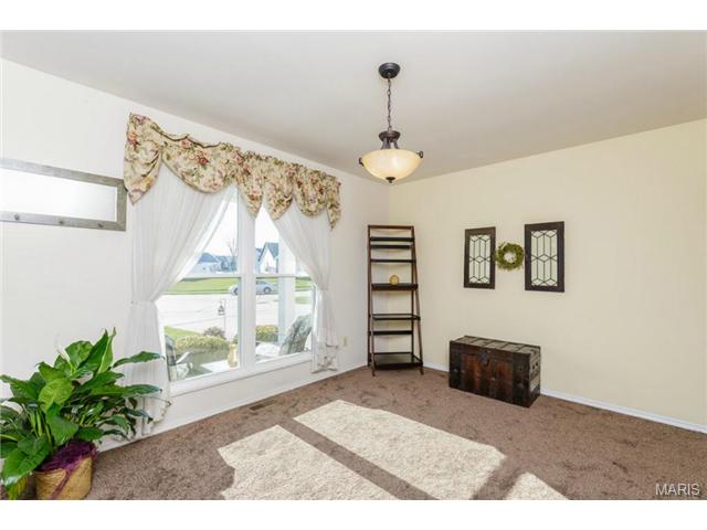 1028 Delmar Dr, O'fallon, MO 63366 photo 3