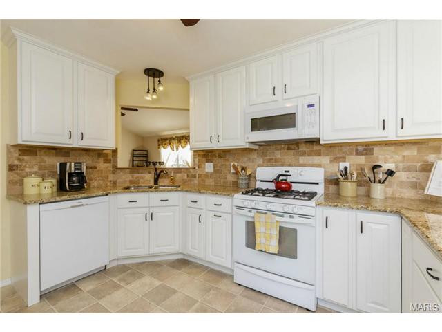 1028 Delmar Dr, O'fallon, MO 63366 photo 6