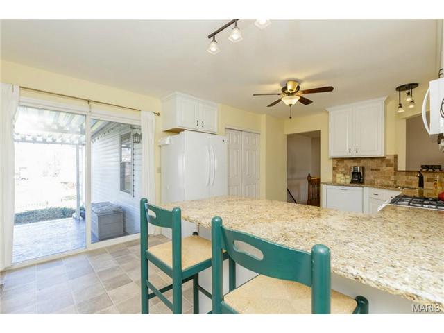 1028 Delmar Dr, O'fallon, MO 63366 photo 9