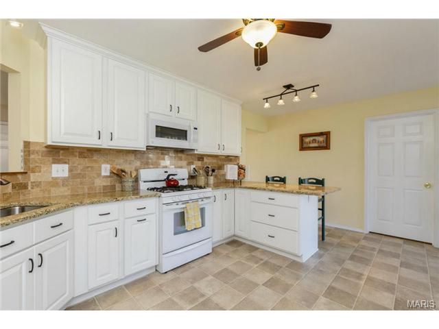 1028 Delmar Dr, O'fallon, MO 63366 photo 7