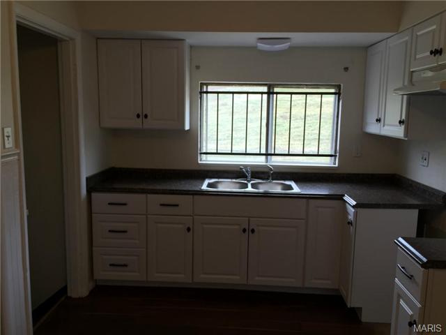 9471 Yorktown Dr, Saint Louis, MO 63137 photo 5