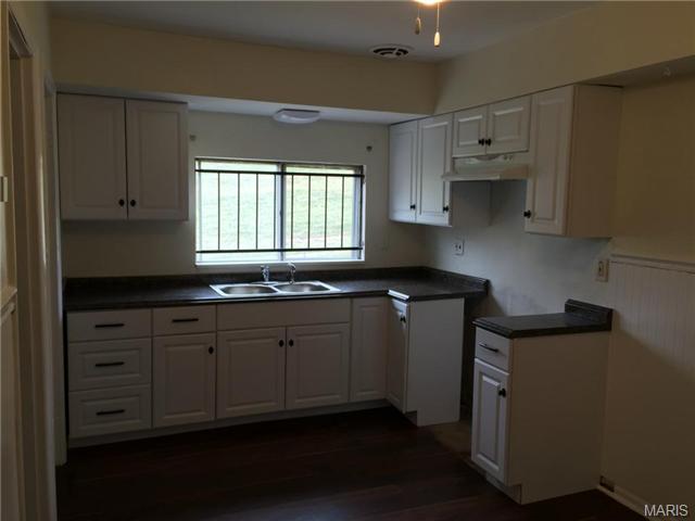 9471 Yorktown Dr, Saint Louis, MO 63137 photo 7