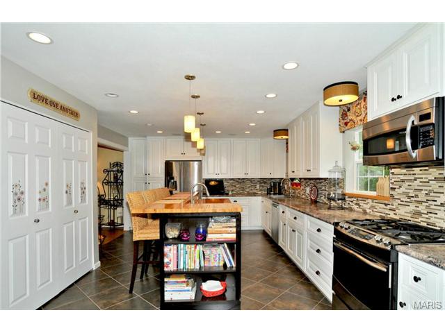 865 Pebblefield Ter, Ballwin, MO 63021 photo 3