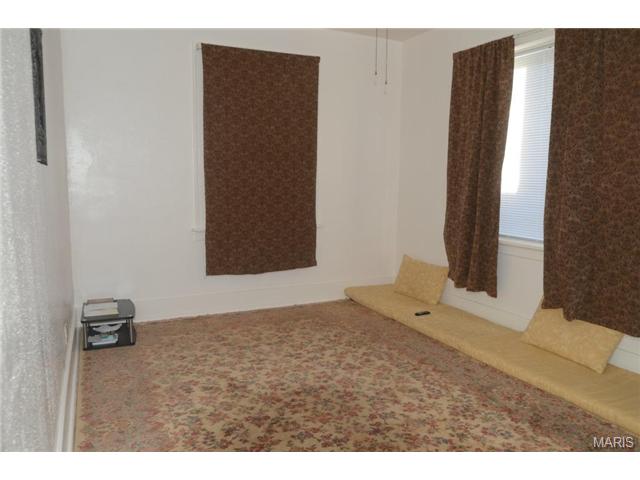 5409 S Compton Ave, Saint Louis, MO 63111 photo 8