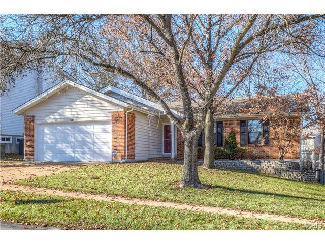 545 Rustic Valley Dr, Ballwin, MO 63021 photo 2