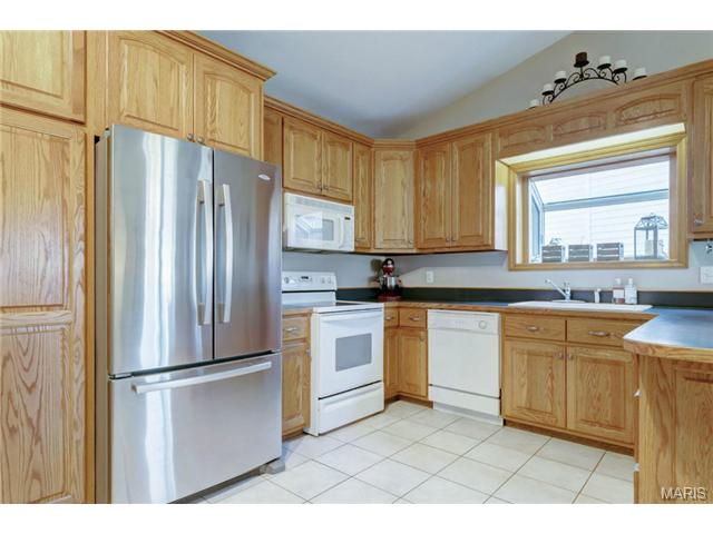 545 Rustic Valley Dr, Ballwin, MO 63021 photo 6
