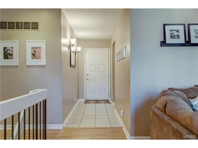 545 Rustic Valley Dr, Ballwin, MO 63021 photo 3