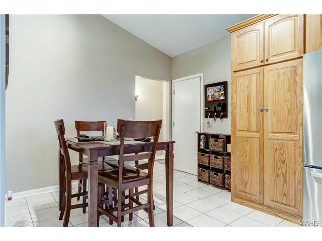 545 Rustic Valley Dr, Ballwin, MO 63021 photo 7