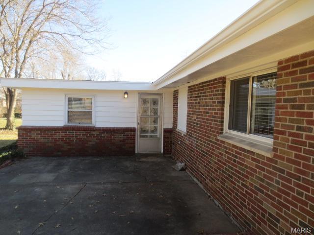 941 Lebon, Saint Louis, MO 63137 photo 3