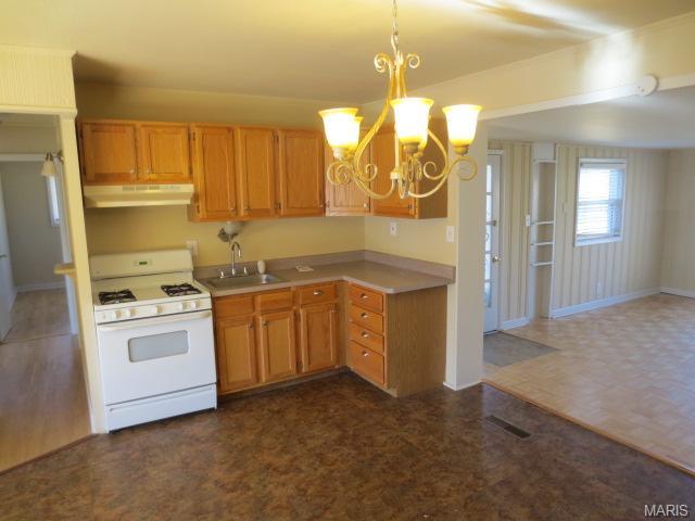 941 Lebon, Saint Louis, MO 63137 photo 6