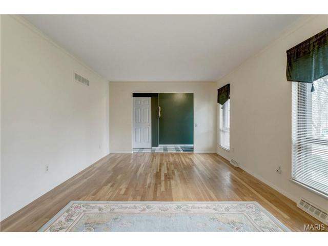 11 Cool Mdws, Ballwin, MO 63011 photo 4