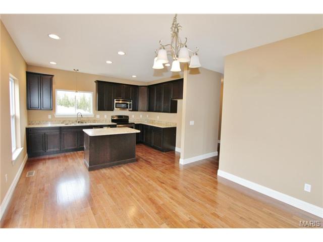 427 Hillington Dr, Eureka, MO 63025 photo 5