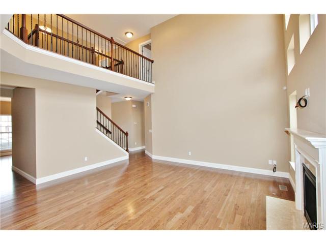 427 Hillington Dr, Eureka, MO 63025 photo 4