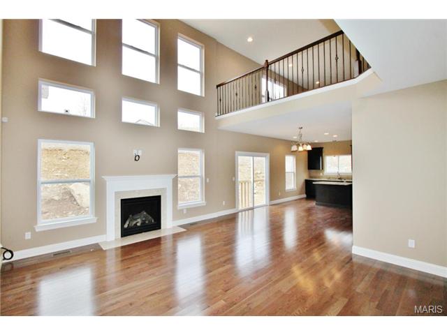 427 Hillington Dr, Eureka, MO 63025 photo 2