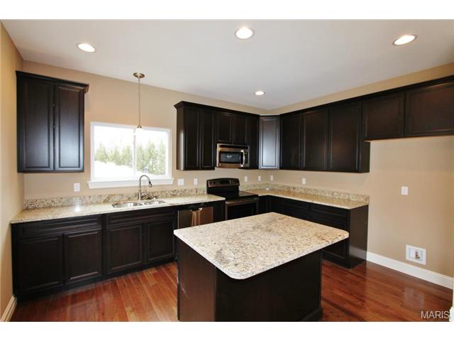 427 Hillington Dr, Eureka, MO 63025 photo 6