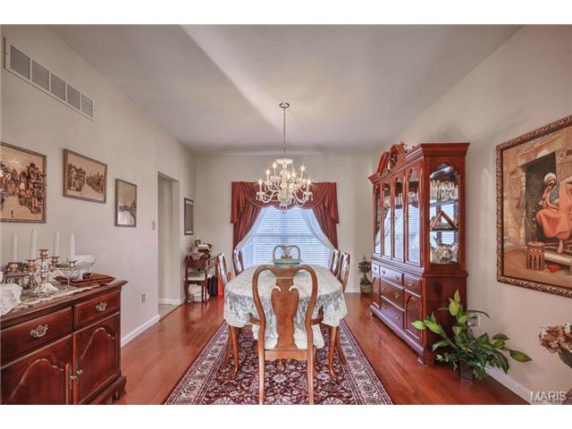 651 Fox Hill Estates Dr, Ballwin, MO 63021 photo 6