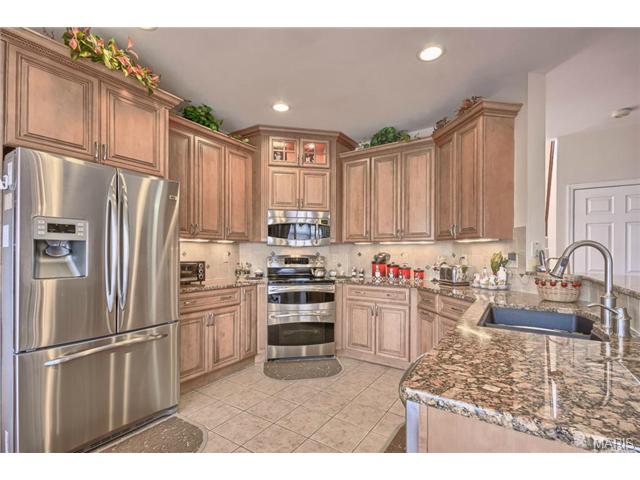 651 Fox Hill Estates Dr, Ballwin, MO 63021 photo 8