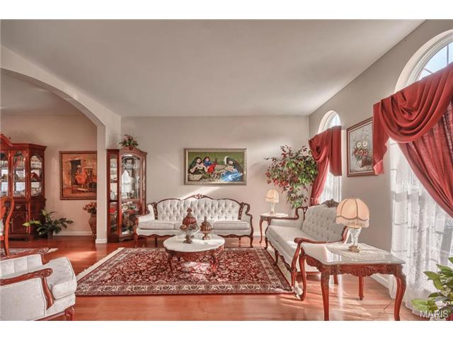 651 Fox Hill Estates Dr, Ballwin, MO 63021 photo 4