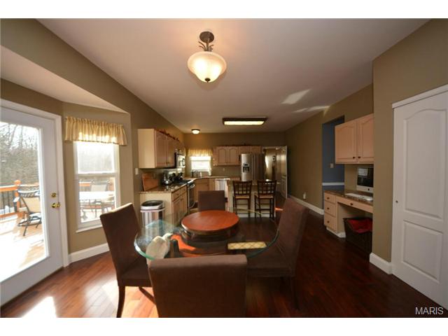 3027 Bromley Dr, O'fallon, MO 63368 photo 9