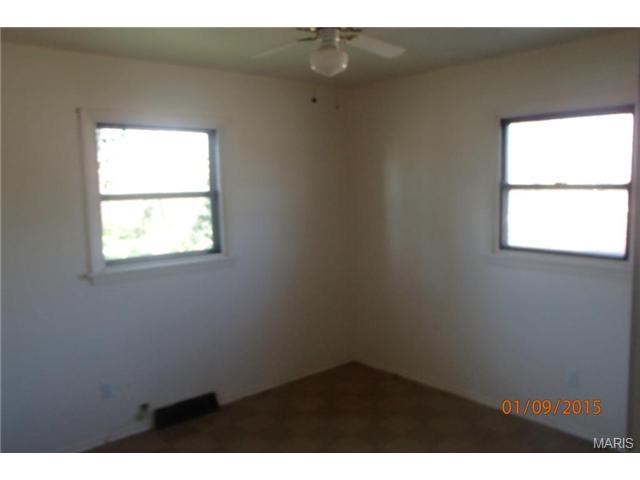 957 Mueller Rd, O'fallon, MO 63366 photo 13