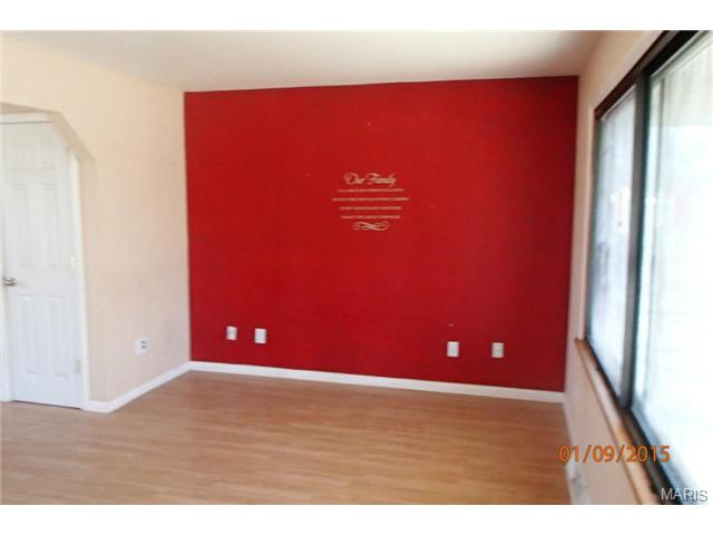 957 Mueller Rd, O'fallon, MO 63366 photo 5