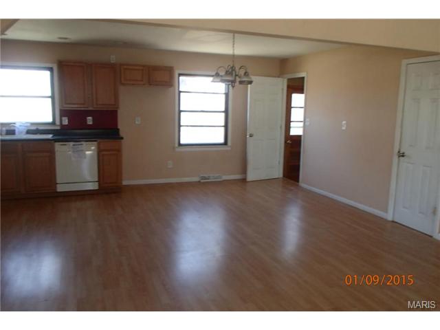 957 Mueller Rd, O'fallon, MO 63366 photo 4