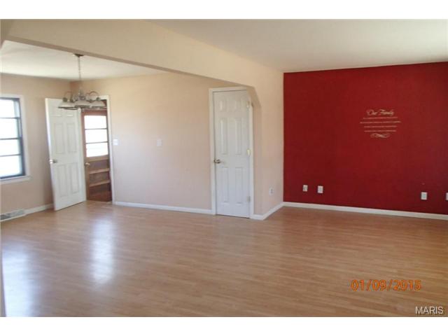 957 Mueller Rd, O'fallon, MO 63366 photo 8