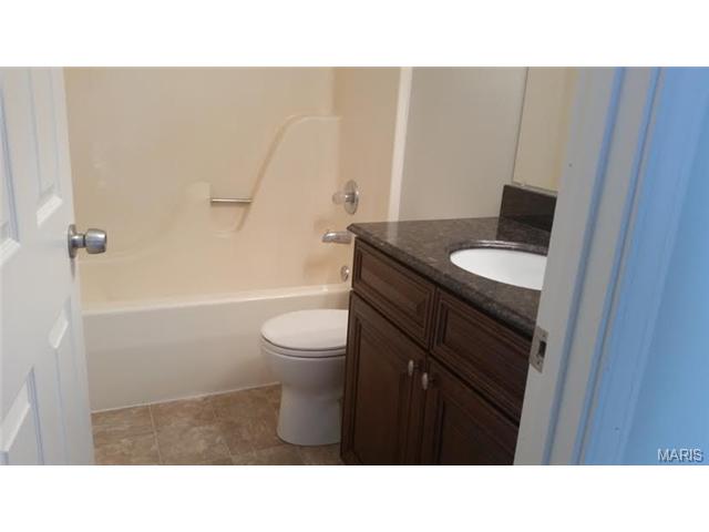 149 E Towerwood Dr, O'fallon, MO 63366 photo 3