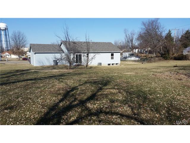 149 E Towerwood Dr, O'fallon, MO 63366 photo 4