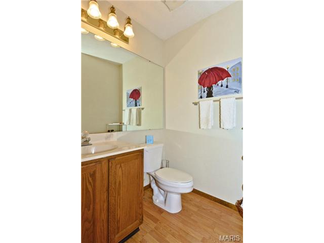 2061 Avignon, Saint Charles, MO 63303 photo 21