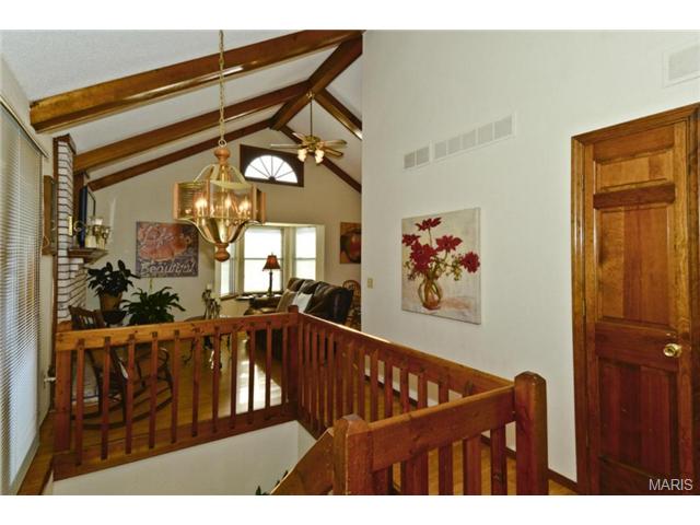 2061 Avignon, Saint Charles, MO 63303 photo 2