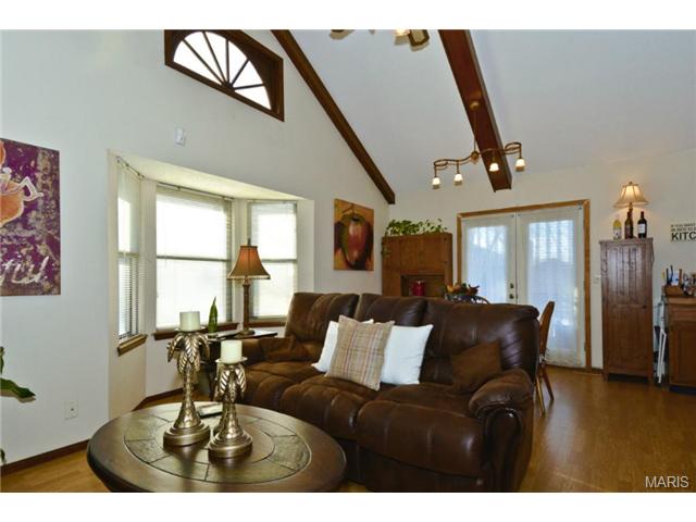 2061 Avignon, Saint Charles, MO 63303 photo 8