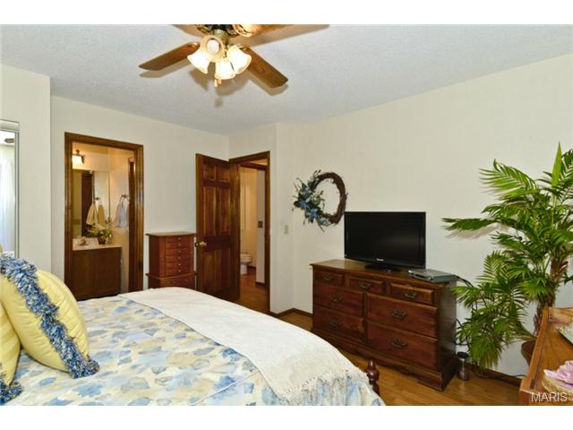 2061 Avignon, Saint Charles, MO 63303 photo 17
