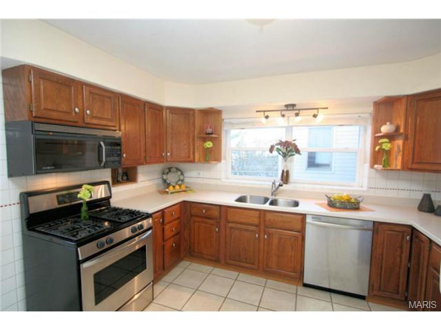 6341 Devonshire Ave, Saint Louis, MO 63109 photo 13