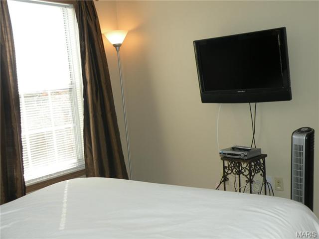 717 Ridgeside #E, Ballwin, MO 63021 photo 8