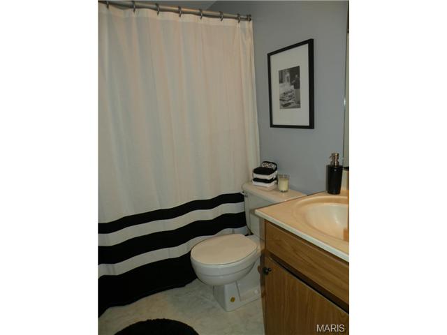 717 Ridgeside #E, Ballwin, MO 63021 photo 9