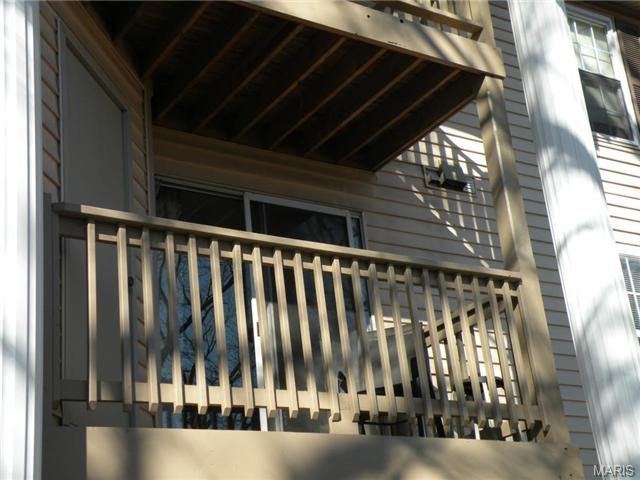 717 Ridgeside #E, Ballwin, MO 63021 photo 1