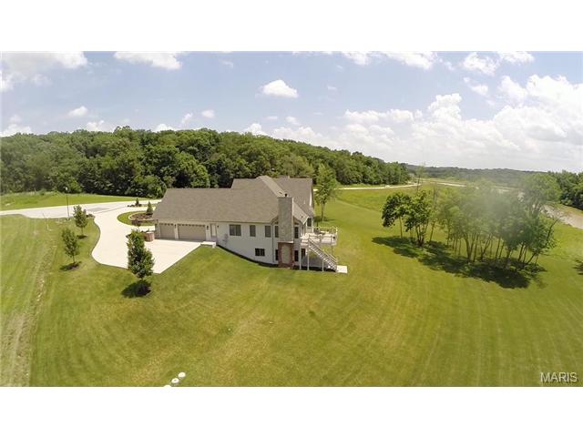 1025 Stonecastle Dr, O'fallon, MO 63366 photo 3