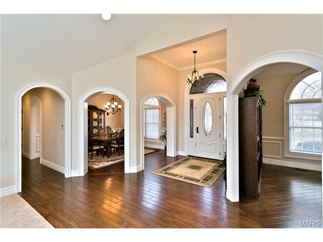 1025 Stonecastle Dr, O'fallon, MO 63366 photo 6