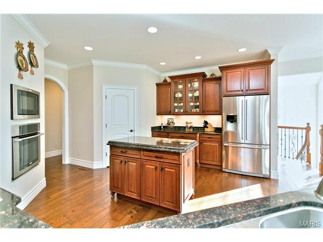 1025 Stonecastle Dr, O'fallon, MO 63366 photo 17